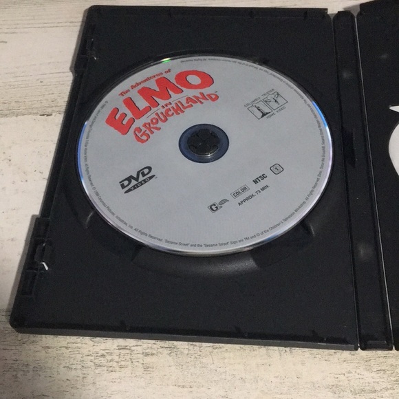 Elmo in Grouchland and Elmo The Street We Live On! Set of two DVD’s - Picture 4 of 7